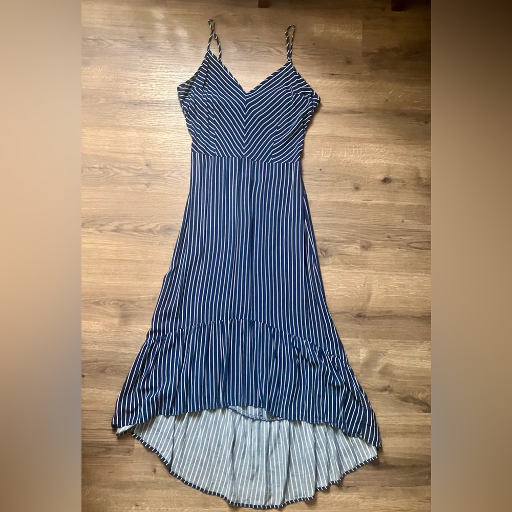 Bluenotes Striped Navy Blue Dress
Size L
Excellent condition - worn once